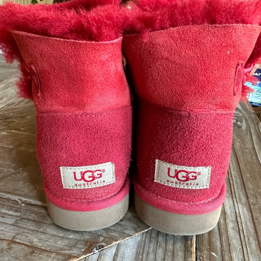 UGG red ankle boots in great shape size 8